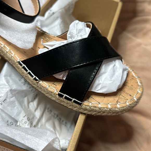 Journee Collection Women's Lyddia Sandal - Picture 4 of 7